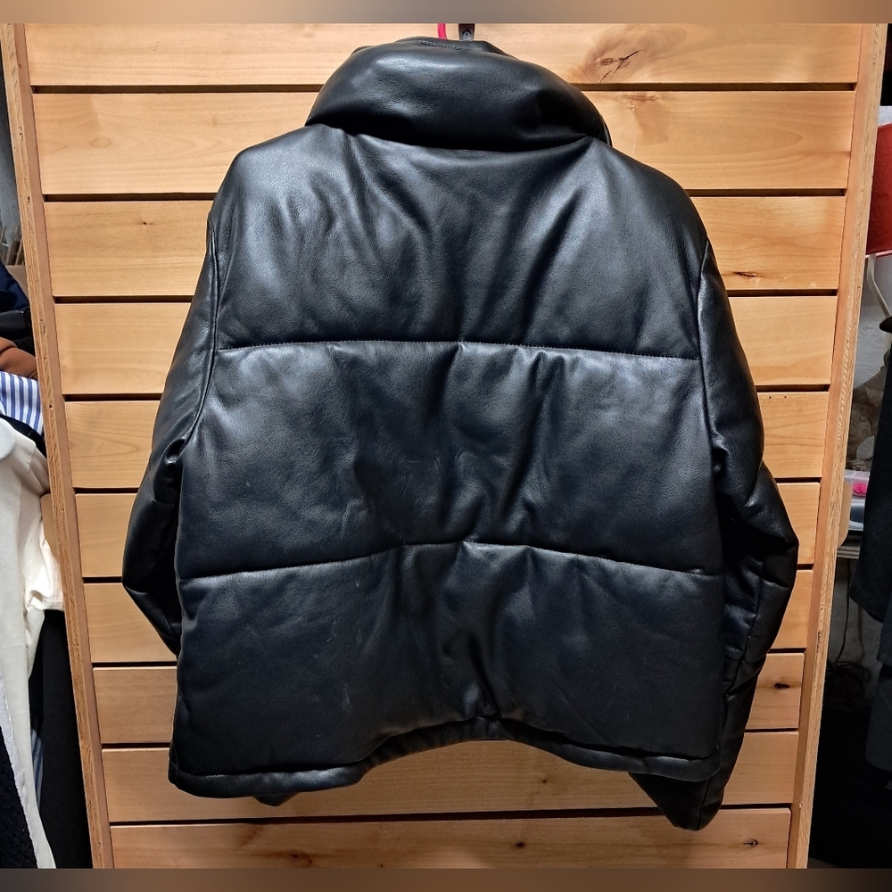 Abercrombie & Fitch Vegan Leather Mini Puffer Jacket Size M - Picture 2 of 9